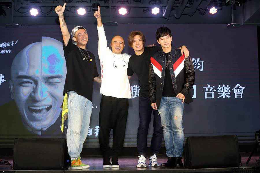 小马等22年首办个唱！老婆贴心分房睡