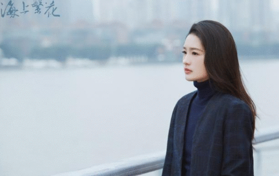 海上繁花:李沁与窦骁的感情戏“走上正轨”,酒成了重要的道具!