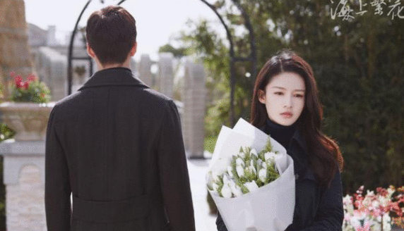 海上繁花:李沁与窦骁的感情戏“走上正轨”,酒成了重要的道具!