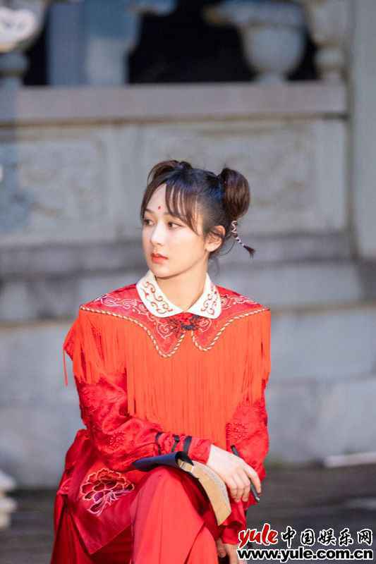 杨紫《萌探探探案》萌力满分 引起观众笑声不断