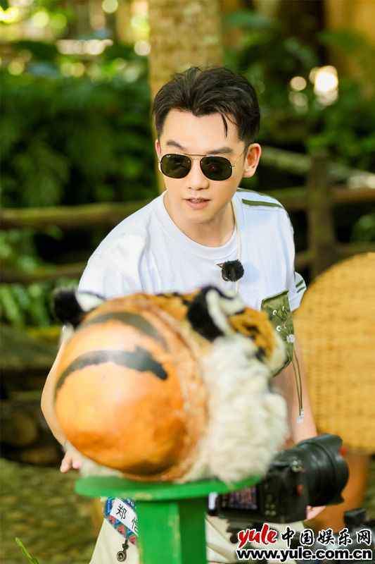 郑恺 《奔跑吧9》开启“粮食保卫战”,智慧与力量展开较量