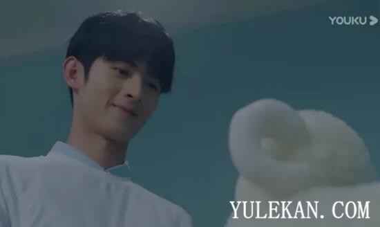 《冰糖炖雪梨》和《香蜜》有哪些相似之处？两者有什么关系？