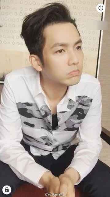 有毒!钟汉良玩直播 与粉丝互动呆萌尽现