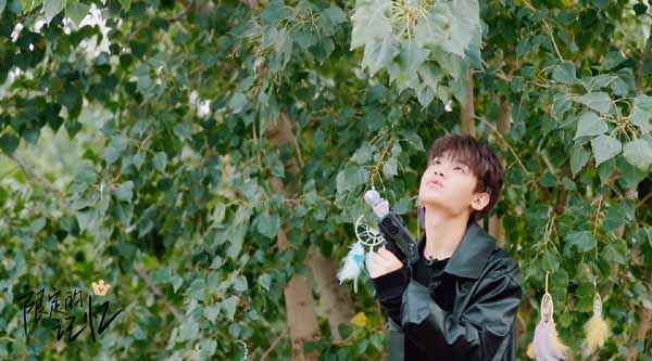 黄明昊《限定的记忆》现厨艺，大方谈“综艺咖”标签