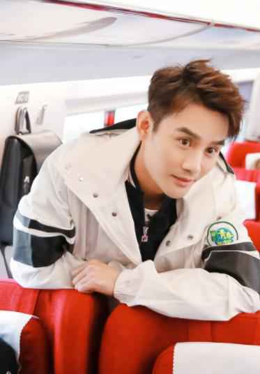 《青春环游记》启航南京“赶考” 王凯“神解读”美人鱼超有梗