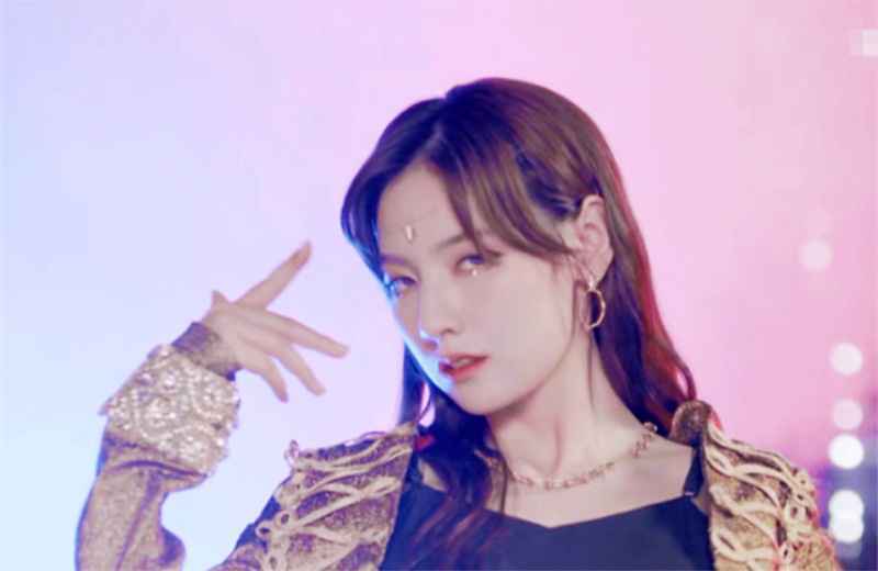 《创造营2020》宝藏学员赵粤长发造型可爱，直播惊喜更多