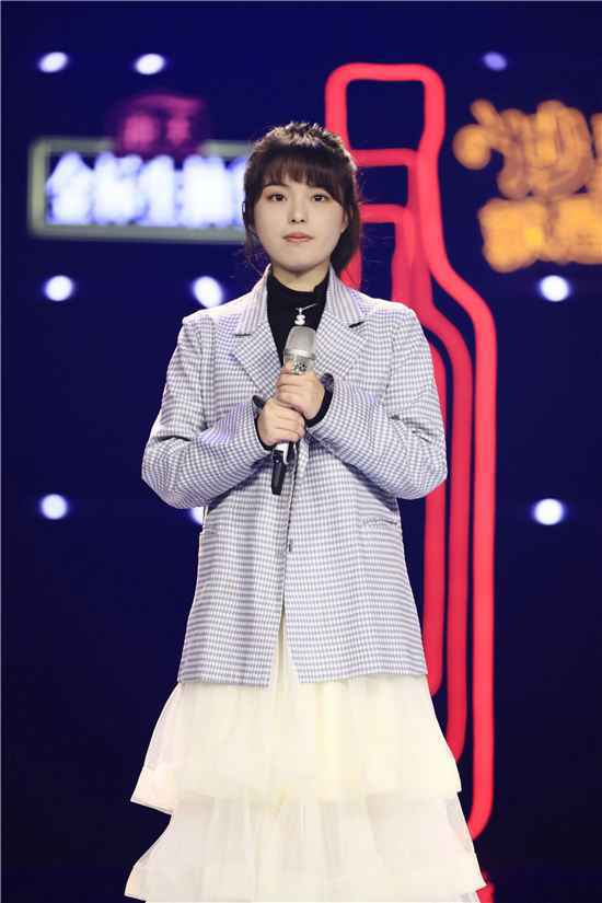 《蒙面唱将猜猜猜》第四季终极盛典 邢晗铭演唱了哪些歌曲?