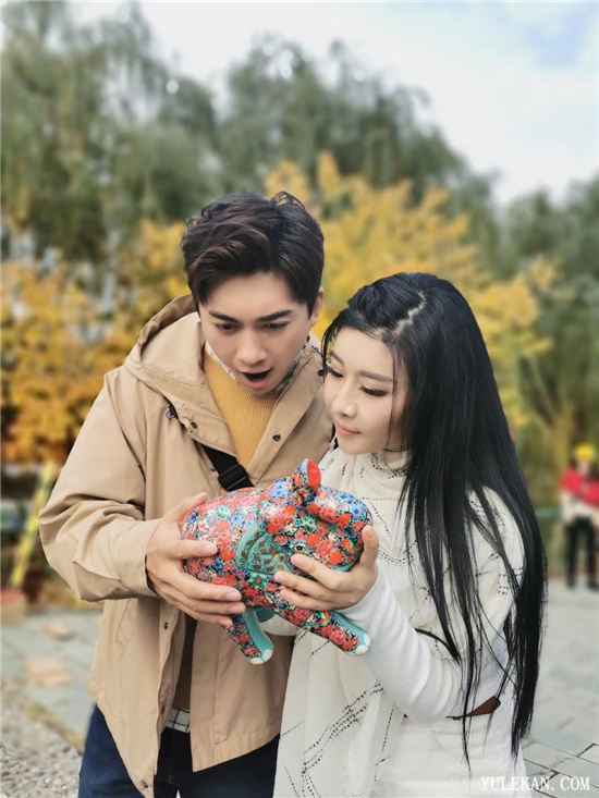 青年歌唱家陈蓓蓓《在岁月的秋波里》MV演绎唯美中国风