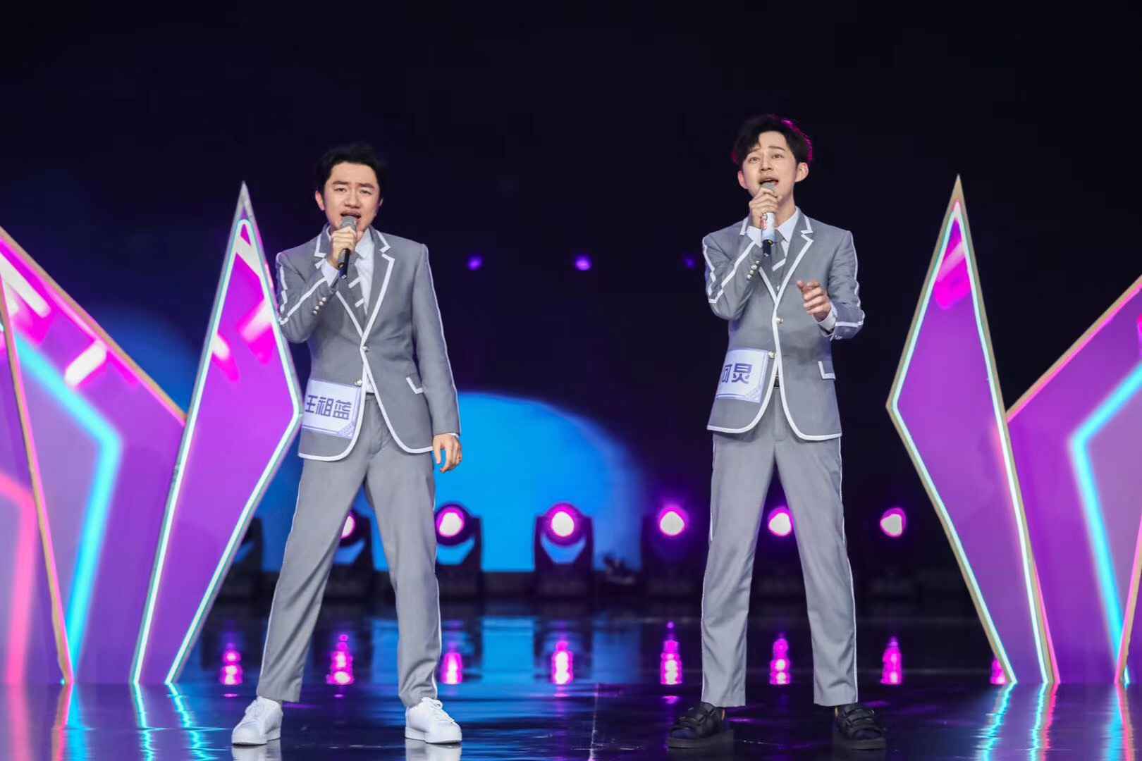 《快乐大本营》王祖蓝何炅献唱《喜欢你》是第几期？