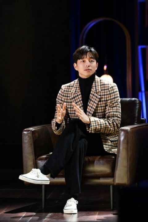 《李栋旭想要Talk》孔刘爆料李栋旭的可爱细节：「发简讯总是写叠词！」