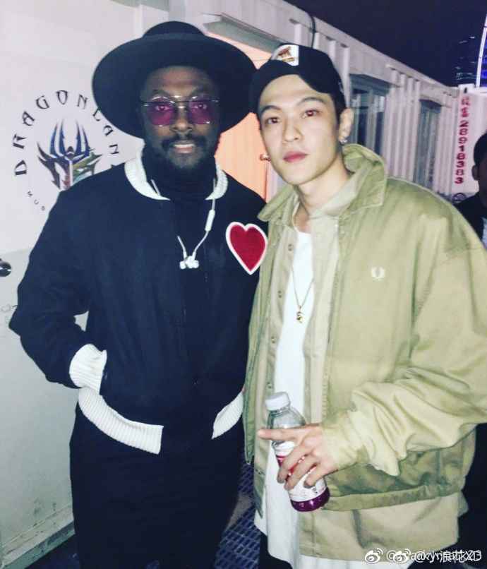 别注意腿了!看这是不是邓紫棋的新男友