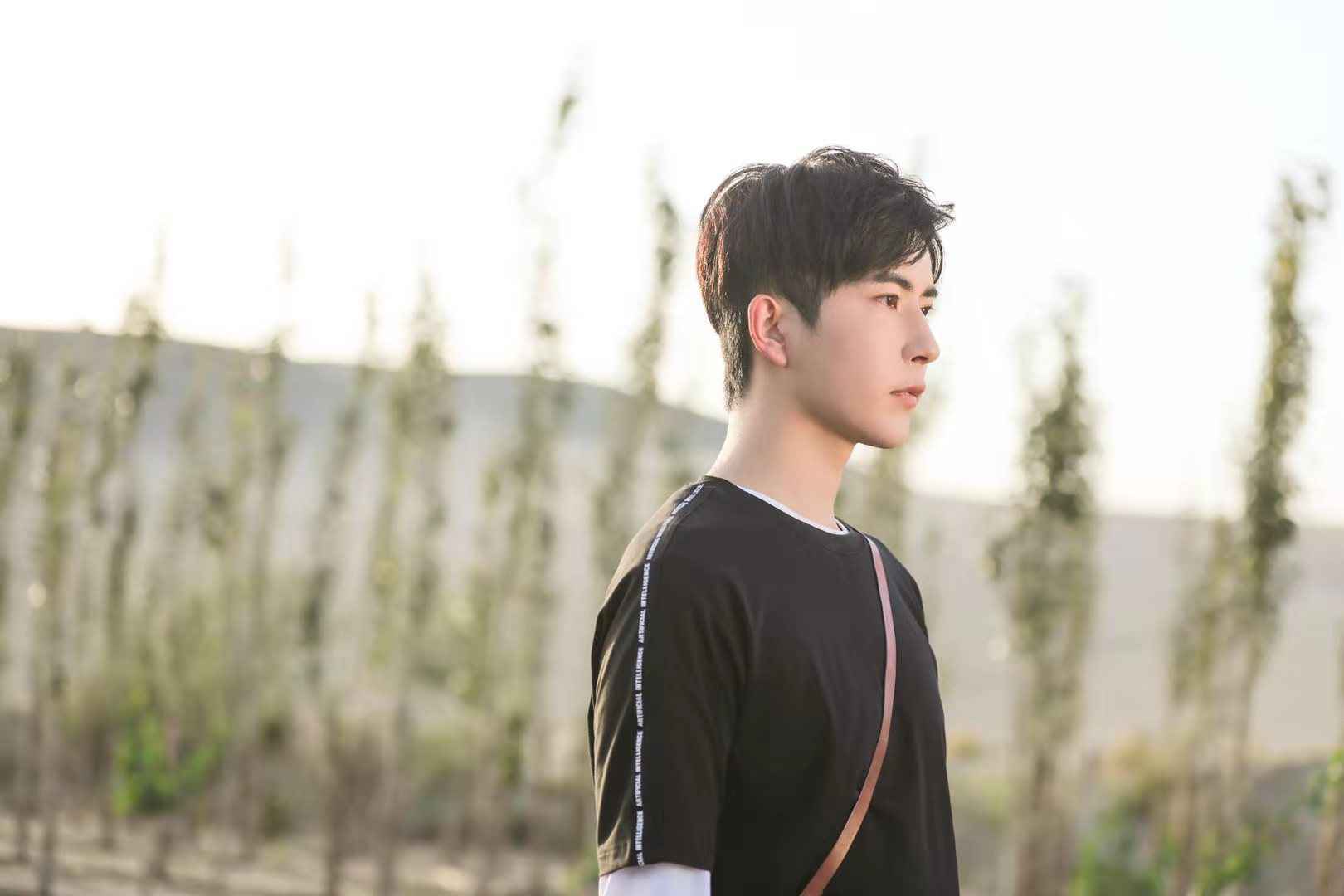 于朦胧《乡间的行者》寻迹非遗文化之美