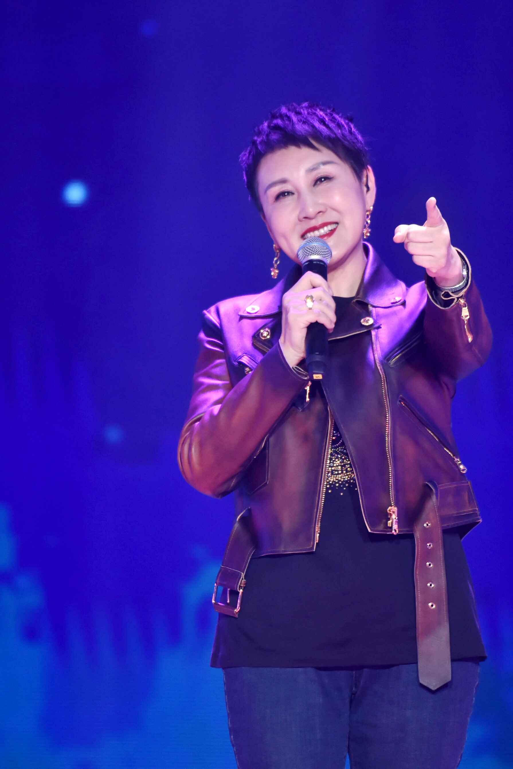 凯丽不走寻常路 《会飞的鱼》成“撒糖之作”