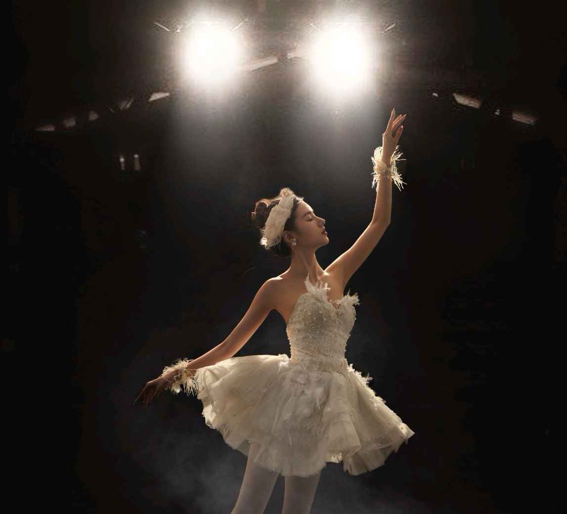 王骞钤舞蹈练功曝光 每天都一样要坚持练习