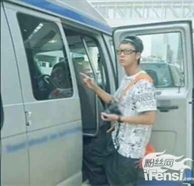 来看陈伟霆的成长记录告诉你他整没整容