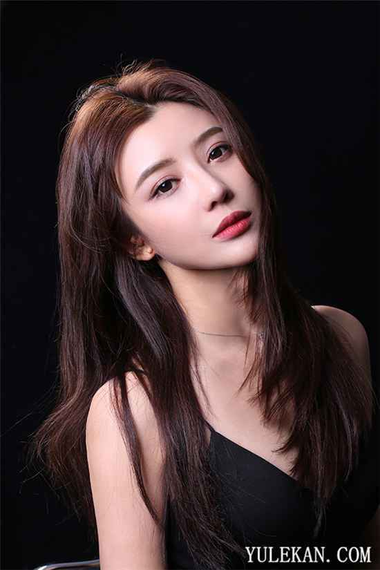 单曲《一个人的爱情》讲述了什么?