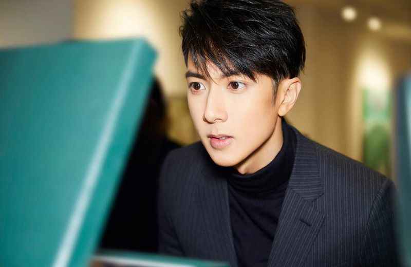 吴尊带妻子录制综艺节目《婚前21天》,无意小动作展现真实涵养