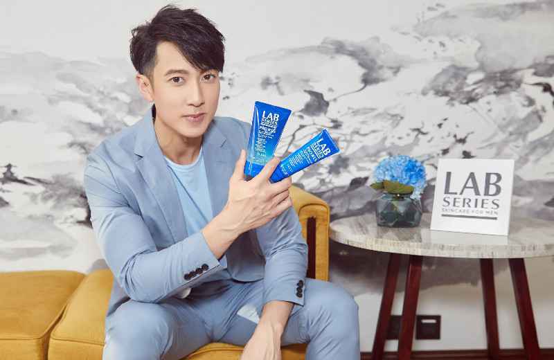 吴尊带妻子录制综艺节目《婚前21天》,无意小动作展现真实涵养