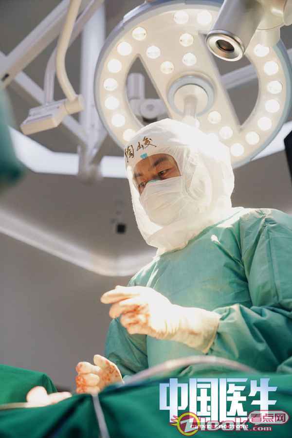 《中国医生》曝超燃终极预告 朱亚文、宋佳实力演绎抗“疫”感人故事