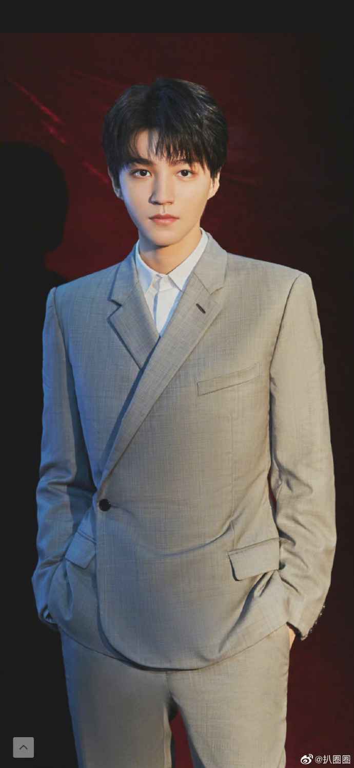 陆川执导新剧《非凡医者》推介海报曝光,传王俊凯担纲男主