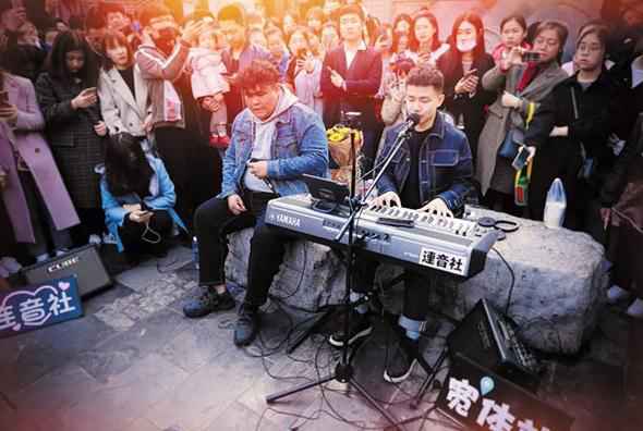 用一个个音符连接成想你的模样 —— 连音社首发原创《我多想立刻见到你》