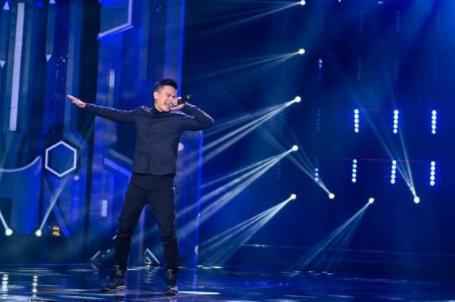 张恒远《开门大吉》再唱《蓝莲花》台风更加收放自如