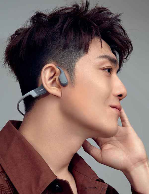 李泽锋 | 平和随缘,散发成熟魅力