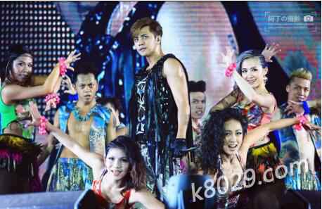 罗志祥跨年演唱会演绎凯发港岛风情游!