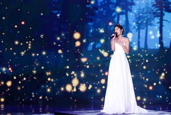 赵奕欢献唱《夜空中最亮的星》 唱响回声嘹亮