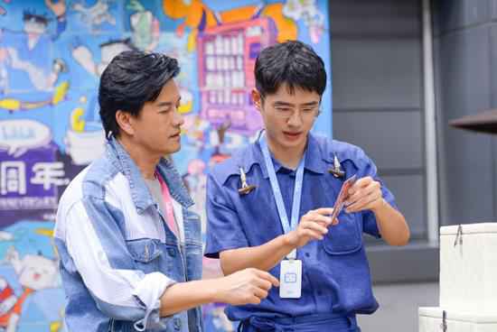 吕良伟花样实习生与刘昊然飙戏黄袍加身