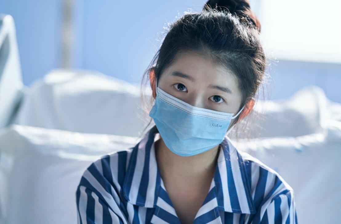 《在一起》群像海报 大义至上何蓝逗自毁形象出演