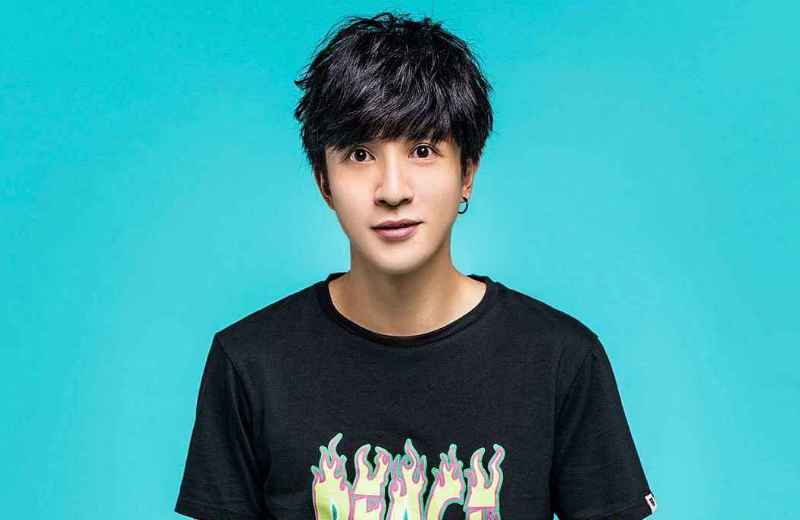 薛之谦郁可唯合唱《纸船》，网友：听歌听到哭