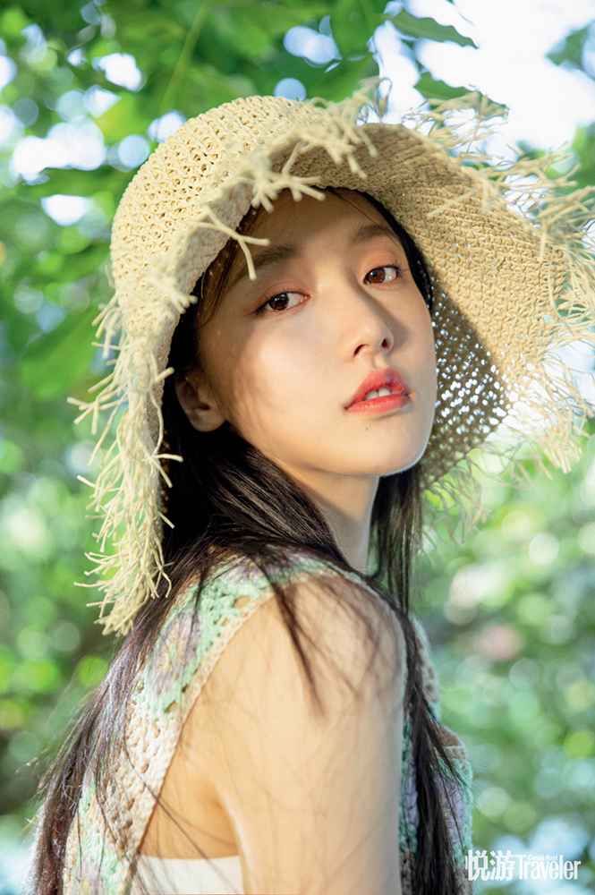 姜贞羽盛夏海风大片释出 元气夏日清新动人