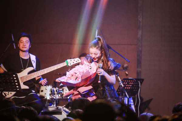 丁当《当我们再一起》livehouse巡演大获好评，二巡“宠粉之行”霸气加演15城