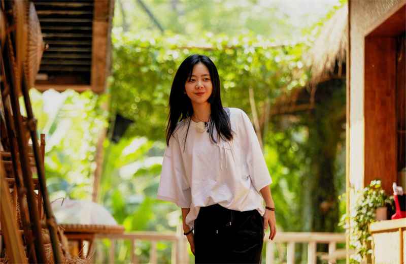 《向往的生活》任嘉伦许魏洲首次做客蘑菇屋，欢度泼水节，吃豪华年夜饭