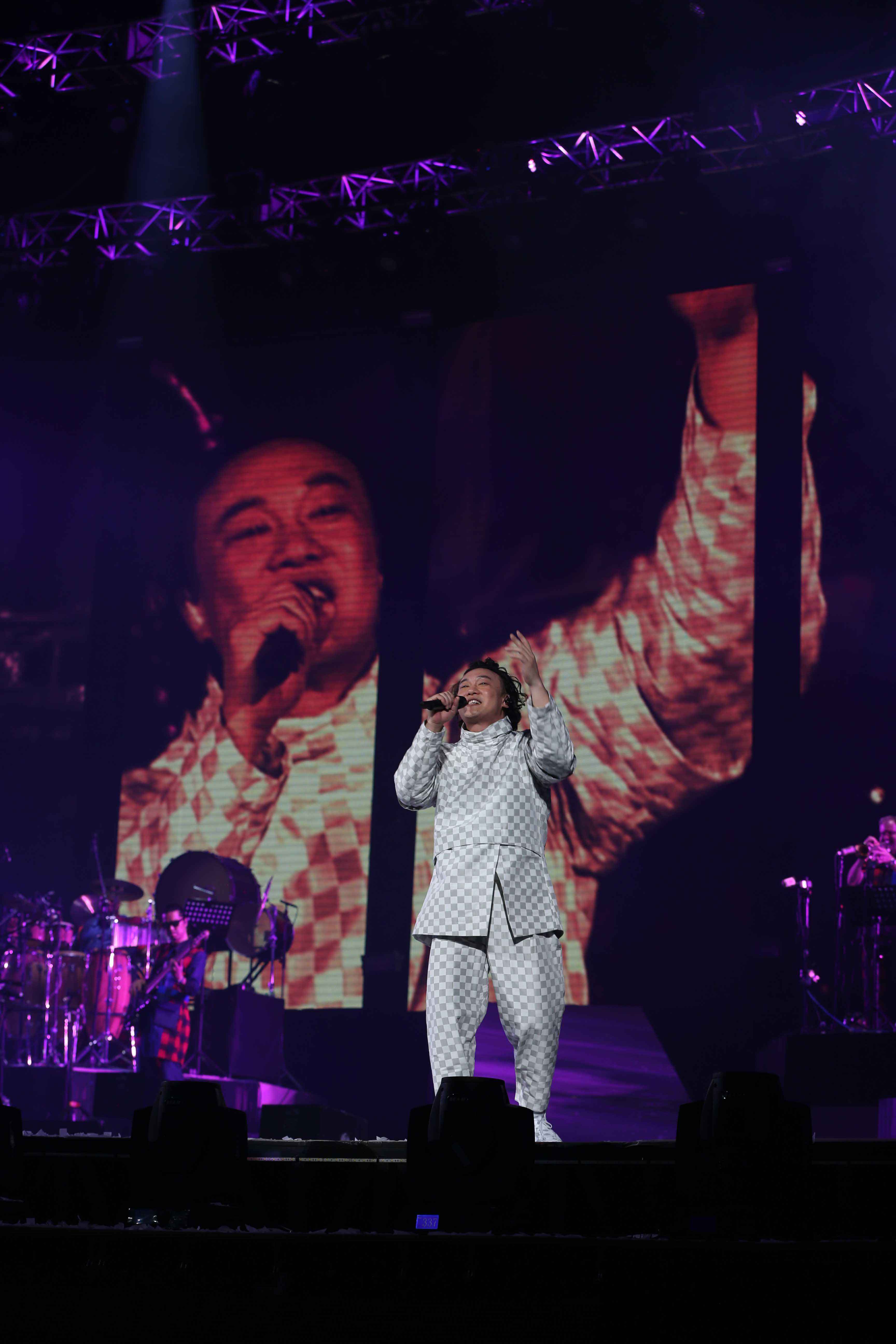 Eason陈奕迅首次分享接连四场演唱会心情