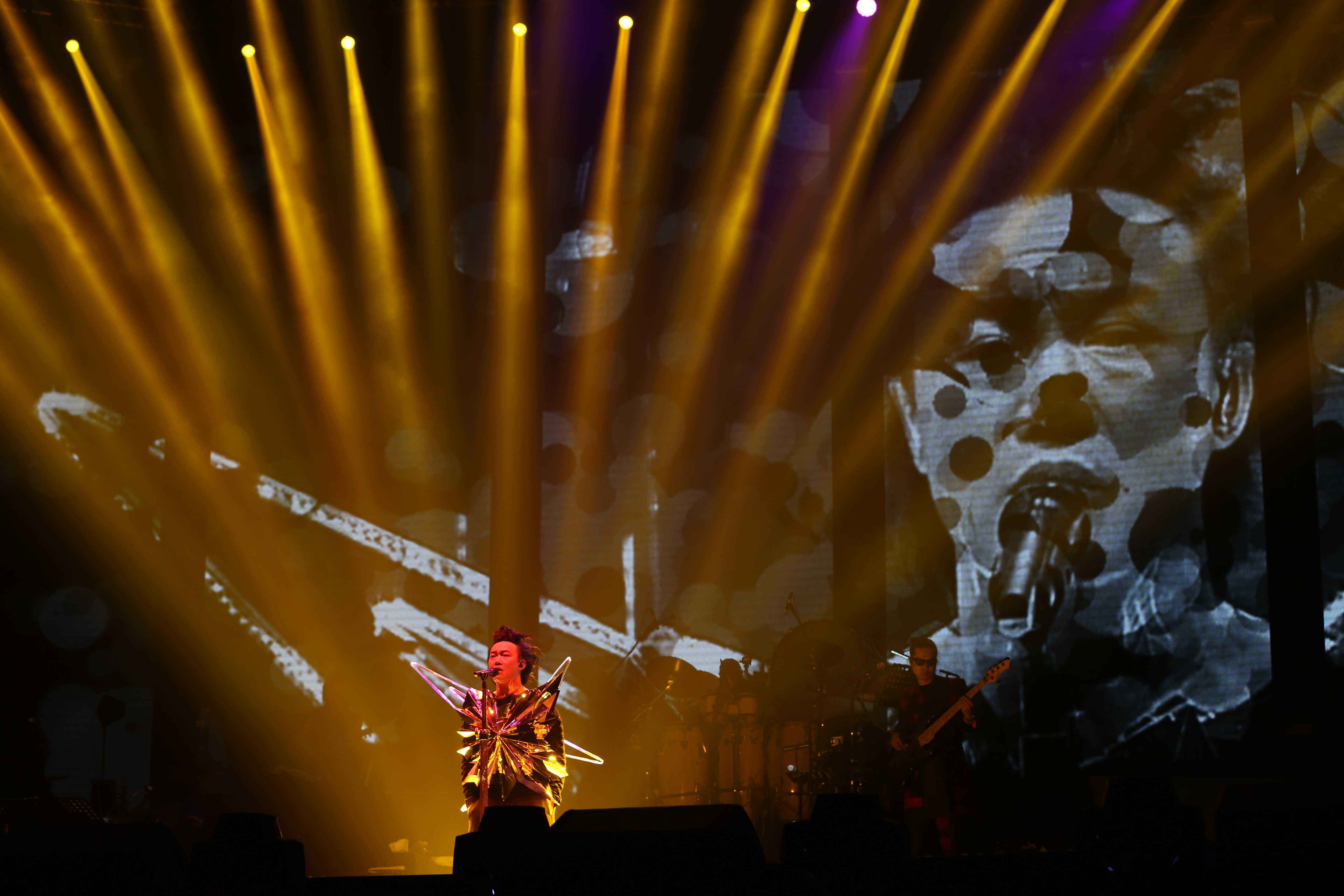 Eason陈奕迅首次分享接连四场演唱会心情