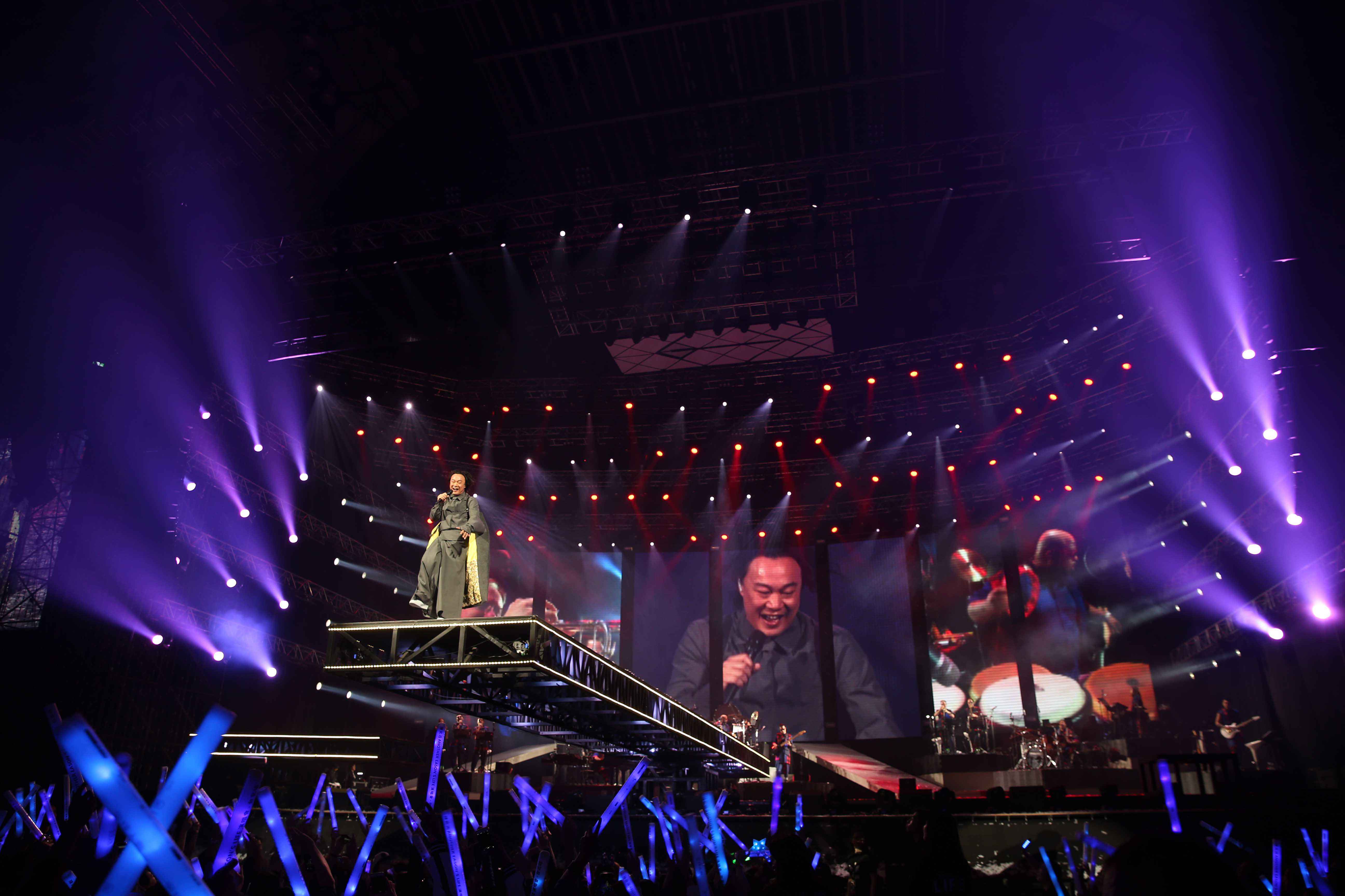 Eason陈奕迅首次分享接连四场演唱会心情