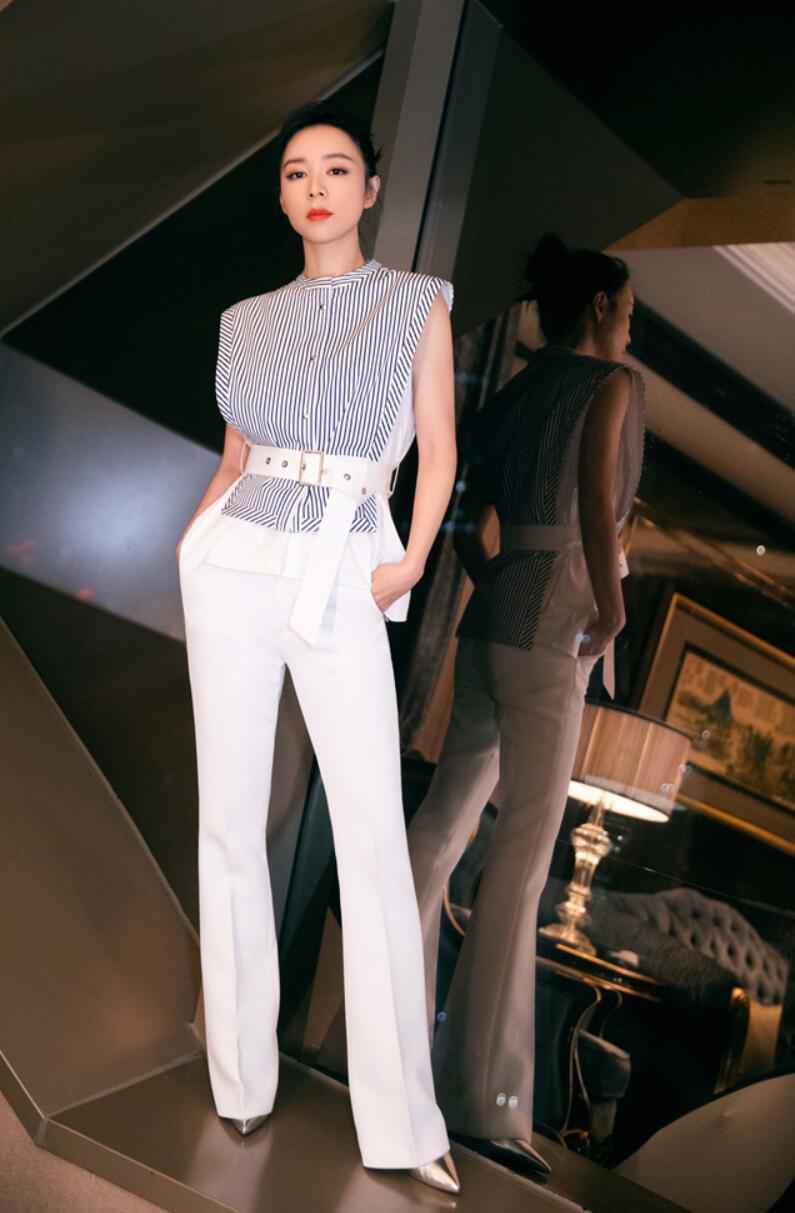 张静初出席《在一起》开播晚会 分享创作故事致敬抗疫英雄