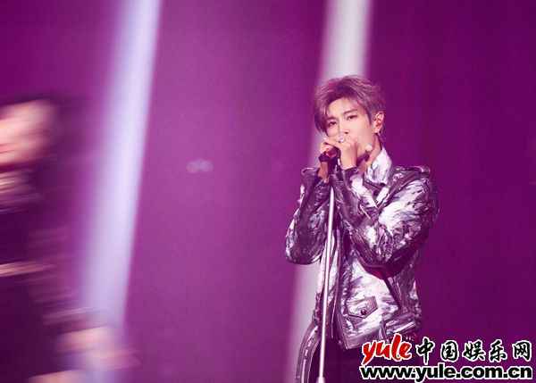 4 李汶翰新EP《汶》首单《Darlin》正式上线,首唱舞台燃爆全场