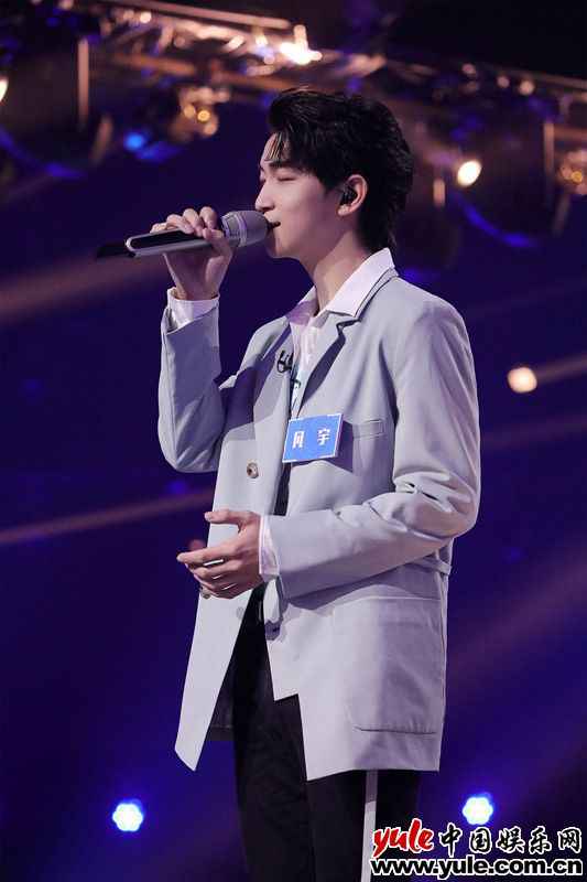 《谁是宝藏歌手》总决赛收官 凡宇深情演唱舞台打动人心