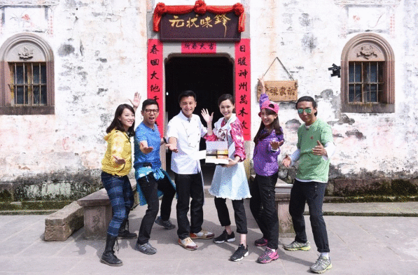 谢霆锋又推新品“月曲奇” 旗舰店引来预购“锋”潮