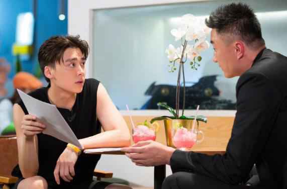 《我要打篮球》首播 李易峰再当篮球领队 大秀球技赢得满场欢呼