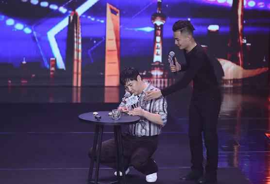 沈腾真性情泪洒现场 达人秀致敬祖国成立70周年