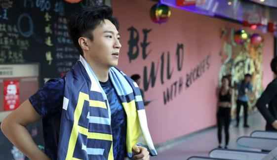 王森《我好喜欢你》男友力满满 穆扬温惜公主抱甜蜜十足