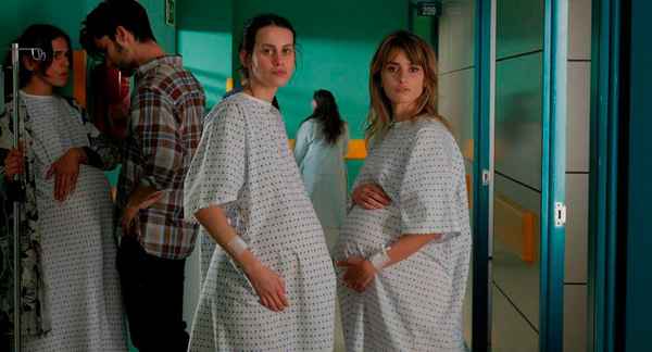 阿莫多瓦执导西语长片《平行母亲》为第78届威尼斯电影节开幕片