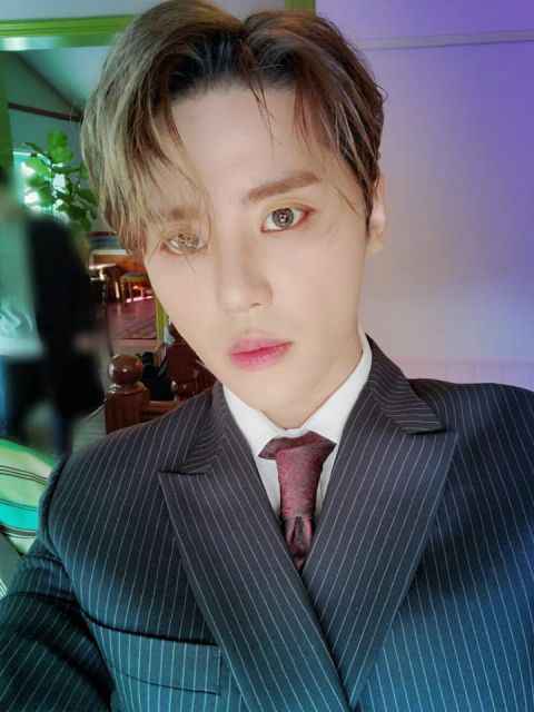 金俊秀再展票房威力 年末演唱会瞬间售空!