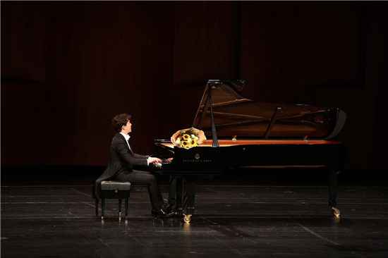 李云迪奏鸣曲广州东莞两场爆满