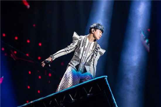 歌手林俊杰成都演唱完美收场，限定粉丝福利超暖心