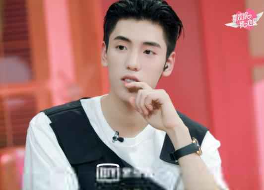 《喜欢你我也是》韩火火突然提“报警”建议 王子异放飞自我笑不停